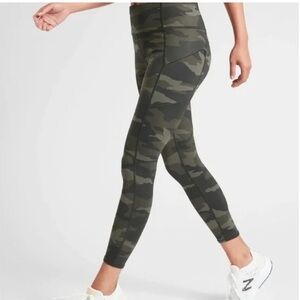 Athleta Womens Camo Contender 7/8 Tight Black Olive Zip Side Pockets sz S